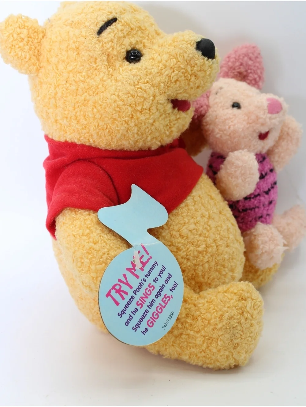 1999 Disney Winnie the Pooh Squeeze Piglet Pooh Sings Giggles Plush 2 Dolls